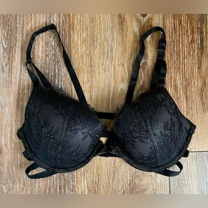 Victoria’s Secret Strappy Lace Push Up Bra Size 32D